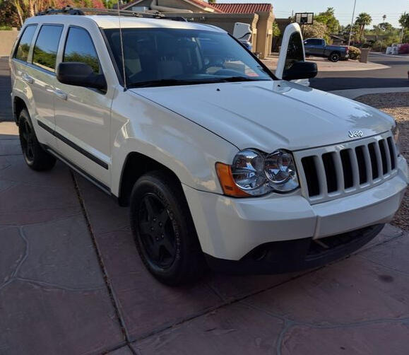 Jeep Laredo - 100$/Jour